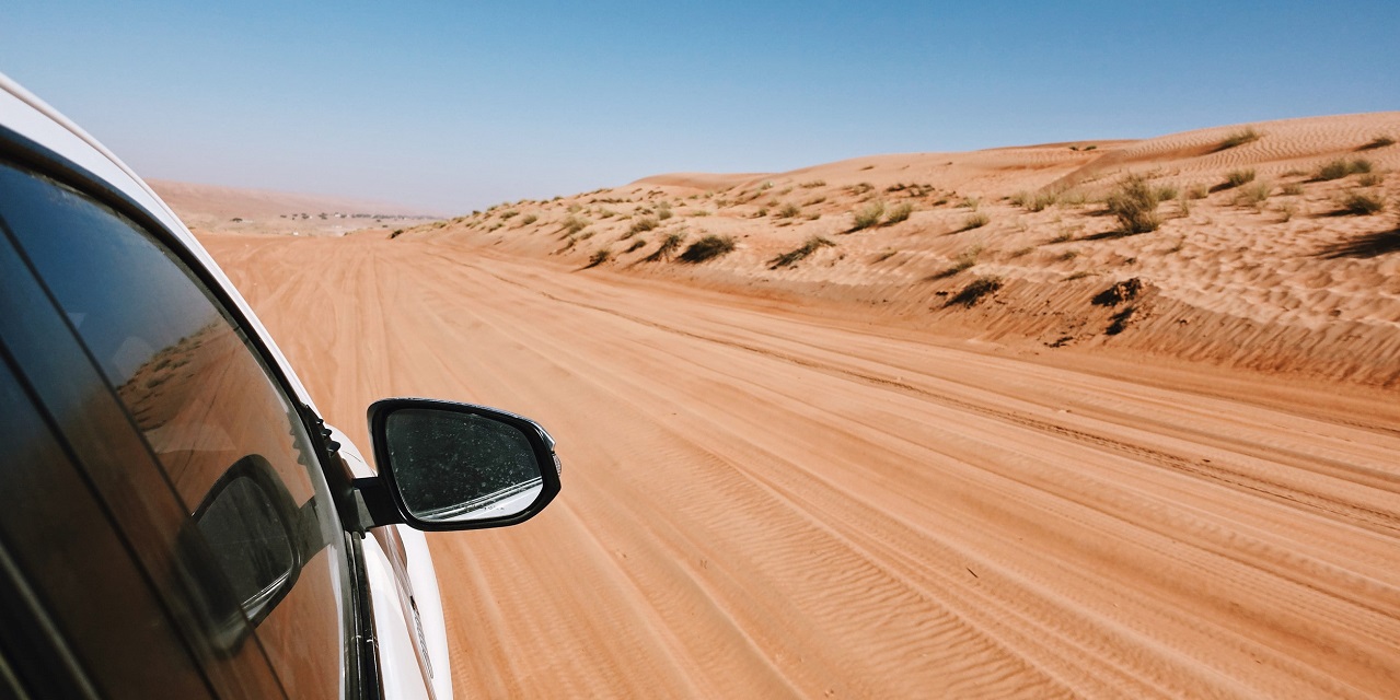 in 4x4 through the Sahara desert