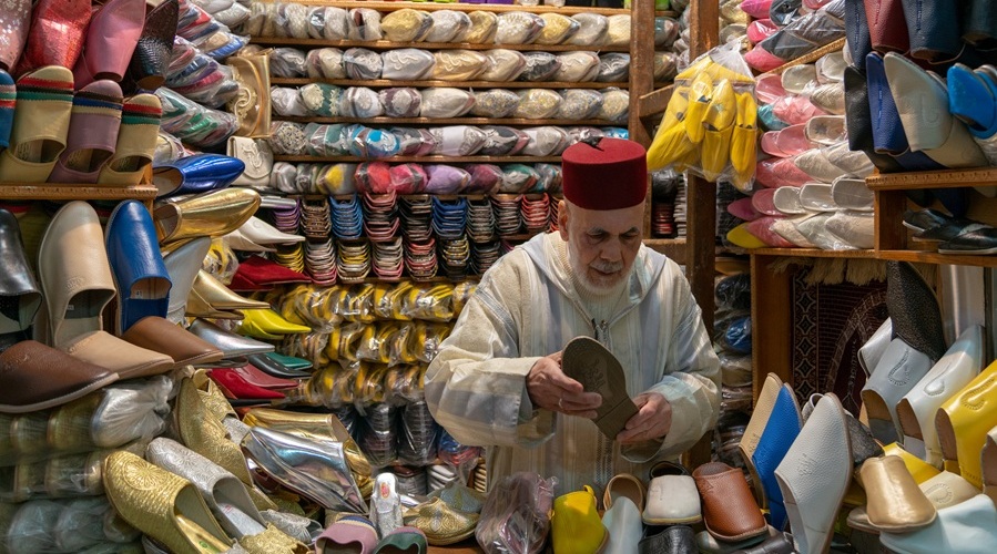 camel ride, caravanian, morocco desert